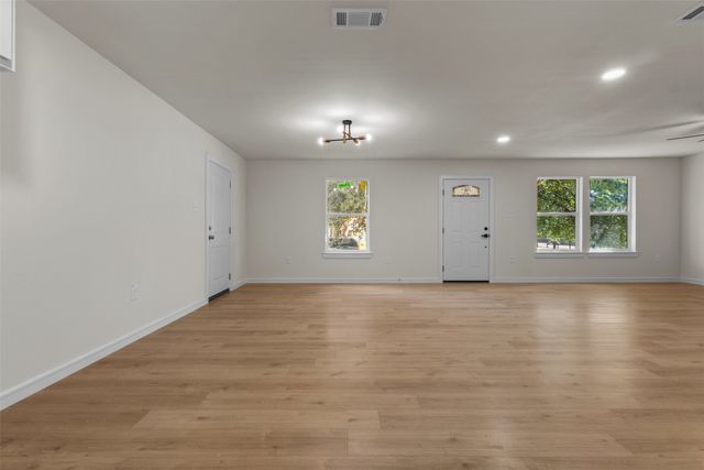 3203 Reynolds Avenue, Dallas, TX 75223
