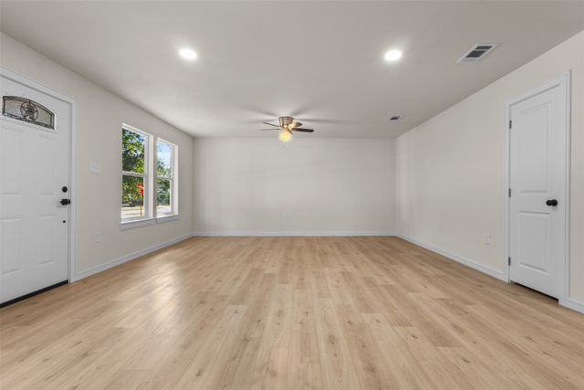 3203 Reynolds Avenue, Dallas, TX 75223