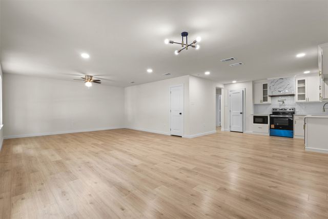 3203 Reynolds Avenue, Dallas, TX 75223
