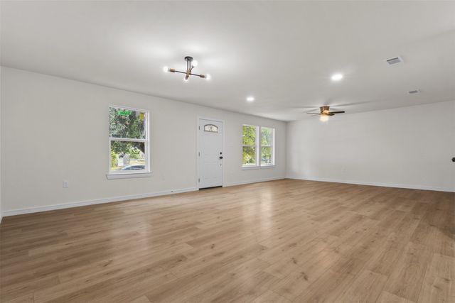 3203 Reynolds Avenue, Dallas, TX 75223