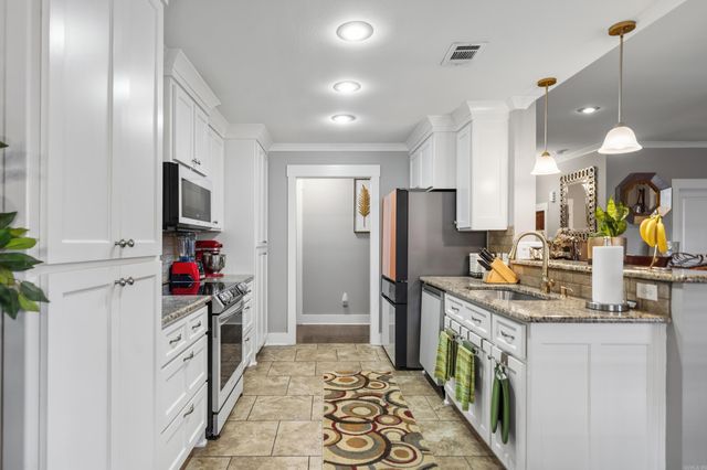 610 Surrey Lane, Benton, AR 72015