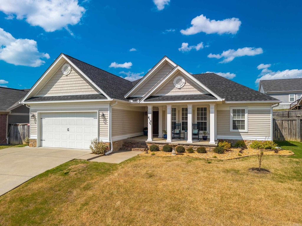 610 Surrey Lane, Benton, AR 72015