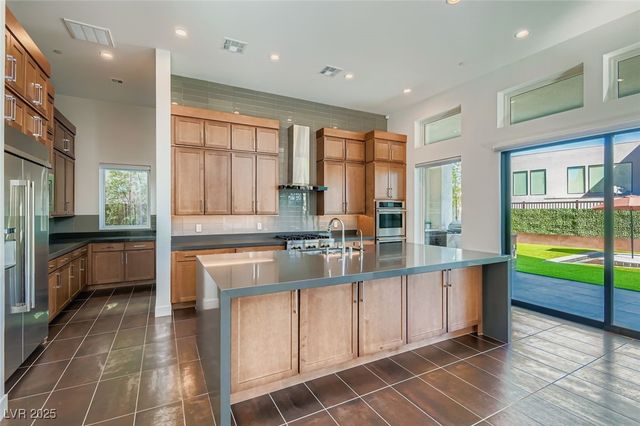 10748 Steel Ridge Court, Las Vegas, NV 89135