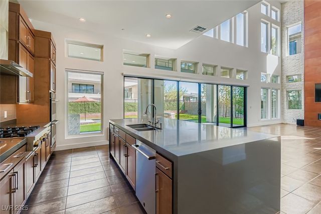 10748 Steel Ridge Court, Las Vegas, NV 89135