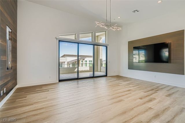 10748 Steel Ridge Court, Las Vegas, NV 89135