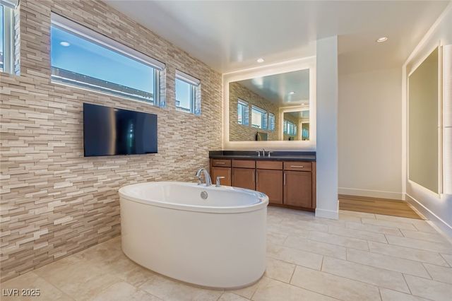 10748 Steel Ridge Court, Las Vegas, NV 89135