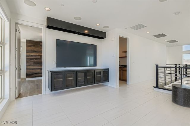 10748 Steel Ridge Court, Las Vegas, NV 89135