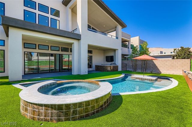 10748 Steel Ridge Court, Las Vegas, NV 89135