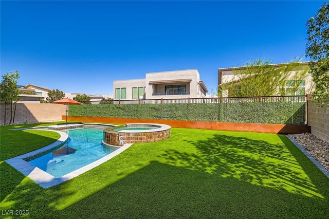 10748 Steel Ridge Court, Las Vegas, NV 89135