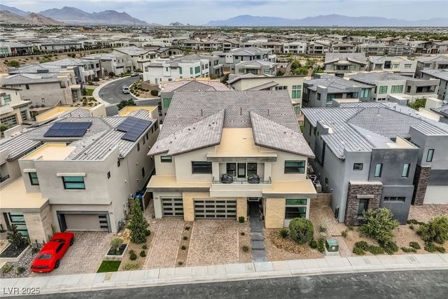 10748 Steel Ridge Court, Las Vegas, NV 89135