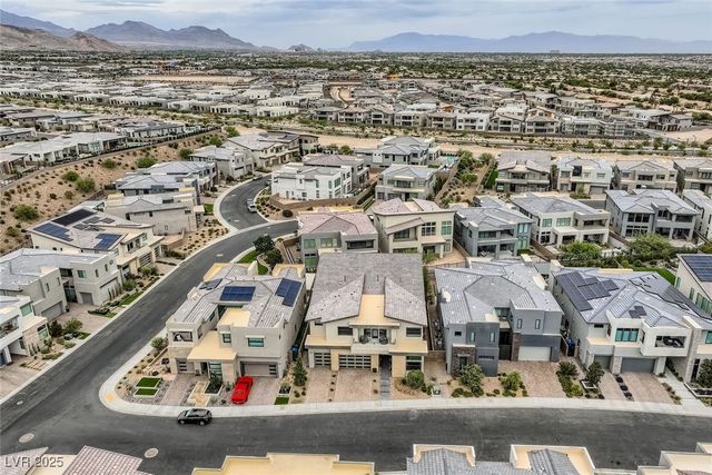 10748 Steel Ridge Court, Las Vegas, NV 89135