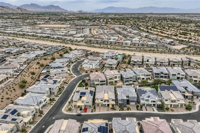 10748 Steel Ridge Court, Las Vegas, NV 89135