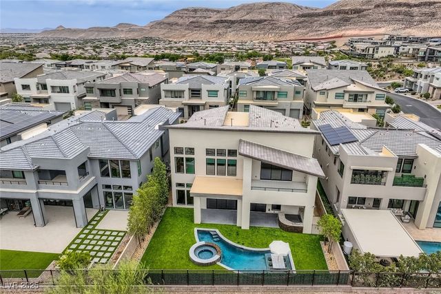 10748 Steel Ridge Court, Las Vegas, NV 89135