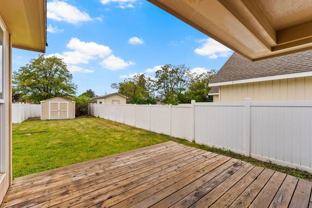 16 S Arties Ln, Spokane Valley, WA 99016