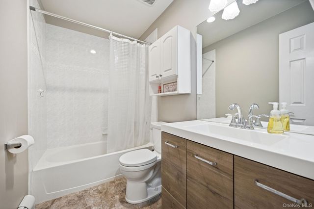 1 Penny Lane, West Nyack, NY 10994