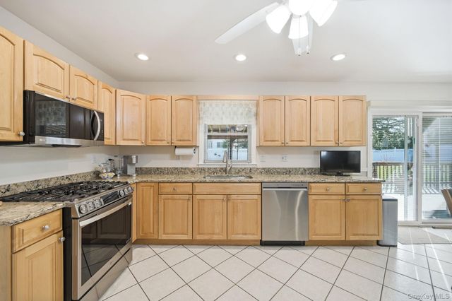 1 Penny Lane, West Nyack, NY 10994