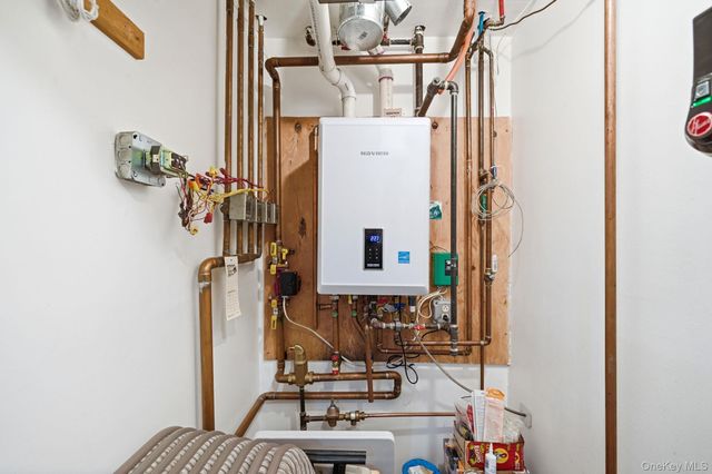 1 Penny Lane, West Nyack, NY 10994