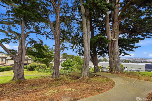 2467 Rowntree Way 203B, South San Francisco, CA 94080