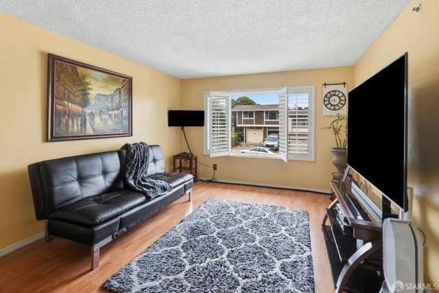 2467 Rowntree Way 203B, South San Francisco, CA 94080