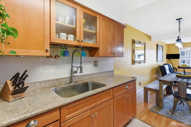 2467 Rowntree Way 203B, South San Francisco, CA 94080