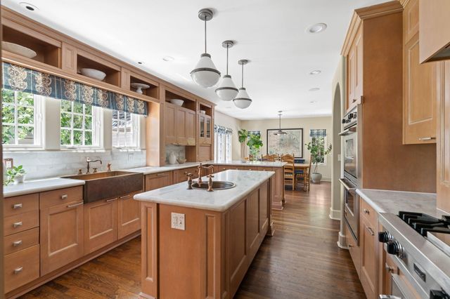 2103 South Boulevard, Houston, TX 77098