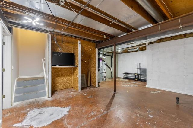 12545 Broadmoor Street, Overland Park, KS 66209