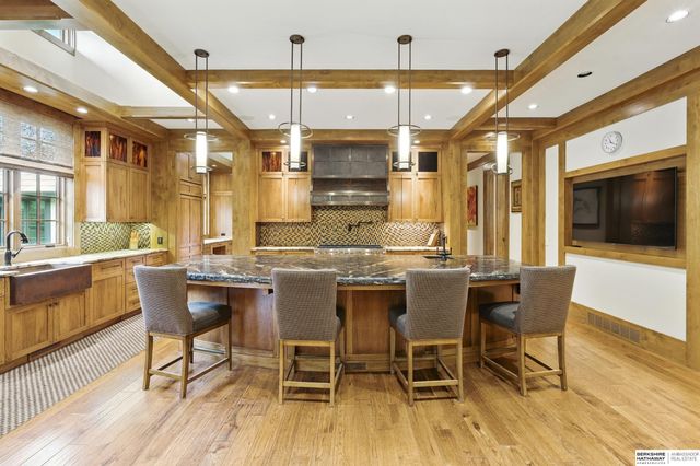 840 Loveland Drive, Omaha, NE 68114