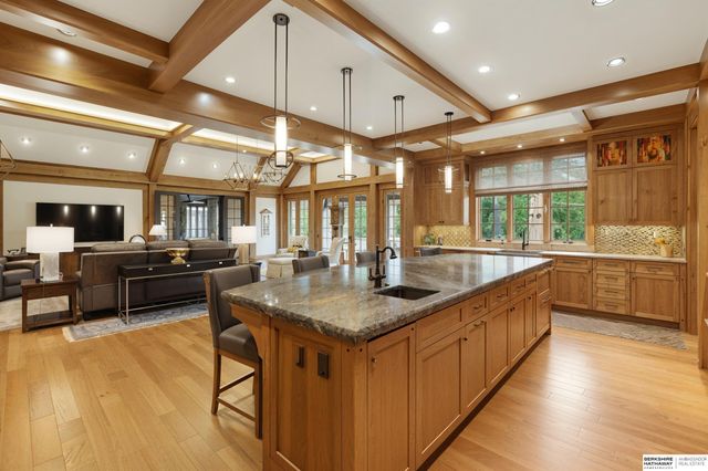 840 Loveland Drive, Omaha, NE 68114