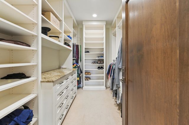 840 Loveland Drive, Omaha, NE 68114