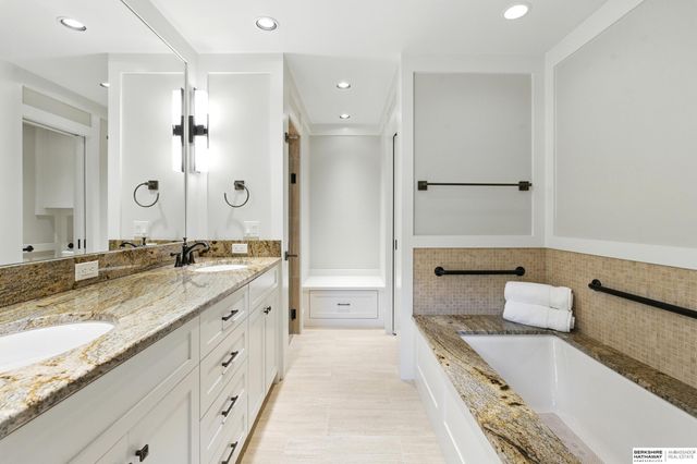 840 Loveland Drive, Omaha, NE 68114