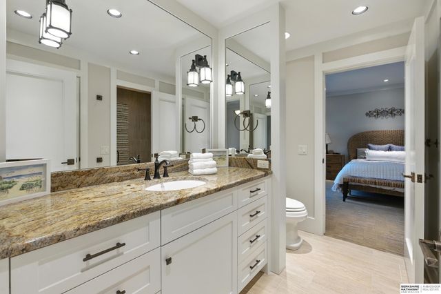 840 Loveland Drive, Omaha, NE 68114