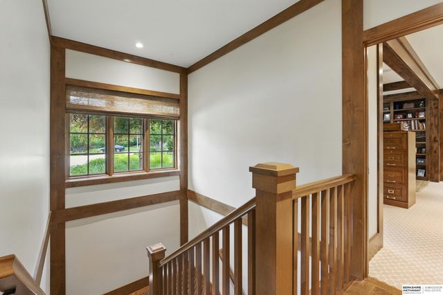 840 Loveland Drive, Omaha, NE 68114