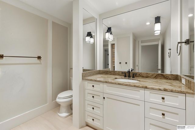 840 Loveland Drive, Omaha, NE 68114