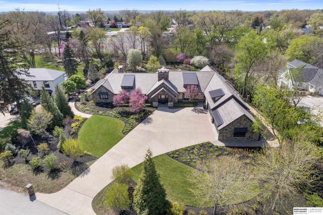 840 Loveland Drive, Omaha, NE 68114