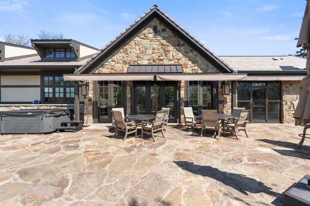 840 Loveland Drive, Omaha, NE 68114