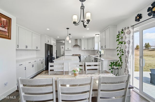 136 Barton Creek Drive, Perrysburg, OH 43551