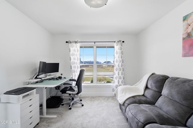 136 Barton Creek Drive, Perrysburg, OH 43551