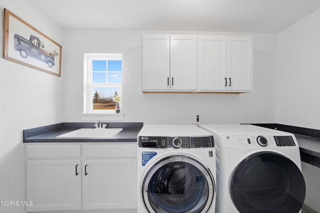 136 Barton Creek Drive, Perrysburg, OH 43551