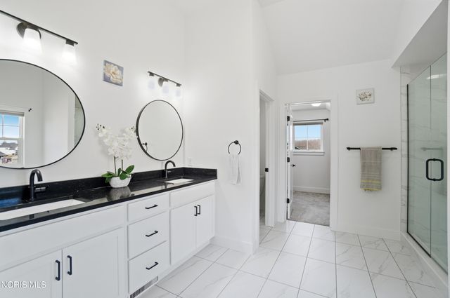 136 Barton Creek Drive, Perrysburg, OH 43551