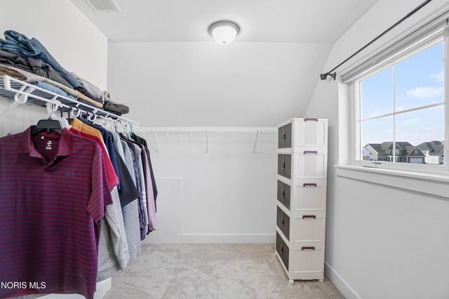 136 Barton Creek Drive, Perrysburg, OH 43551