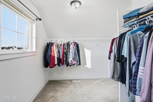 136 Barton Creek Drive, Perrysburg, OH 43551