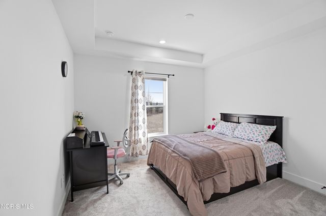 136 Barton Creek Drive, Perrysburg, OH 43551