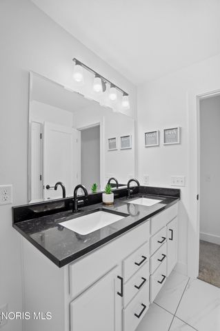 136 Barton Creek Drive, Perrysburg, OH 43551