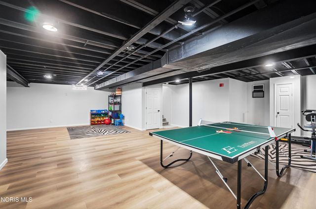 136 Barton Creek Drive, Perrysburg, OH 43551