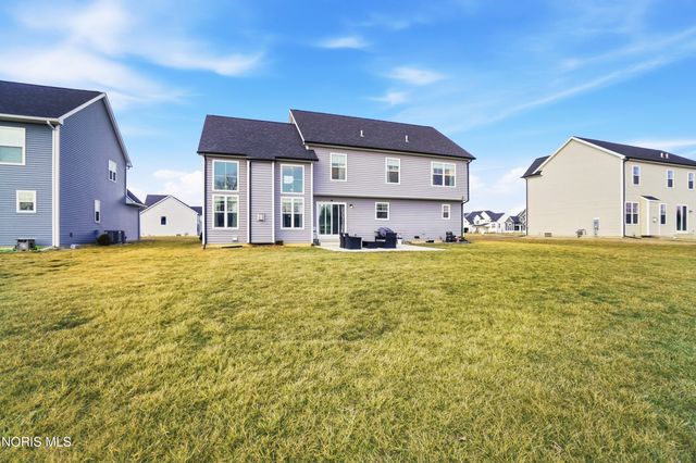 136 Barton Creek Drive, Perrysburg, OH 43551