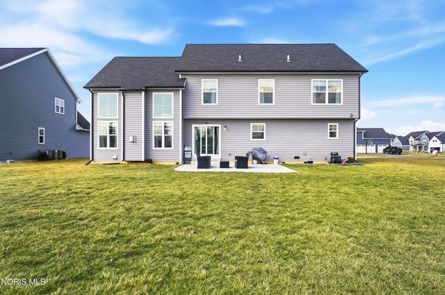136 Barton Creek Drive, Perrysburg, OH 43551