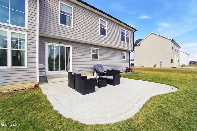 136 Barton Creek Drive, Perrysburg, OH 43551