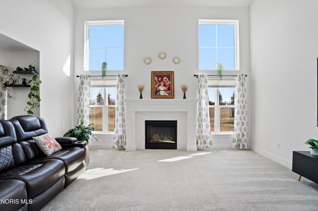 136 Barton Creek Drive, Perrysburg, OH 43551