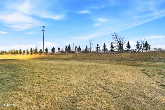 136 Barton Creek Drive, Perrysburg, OH 43551