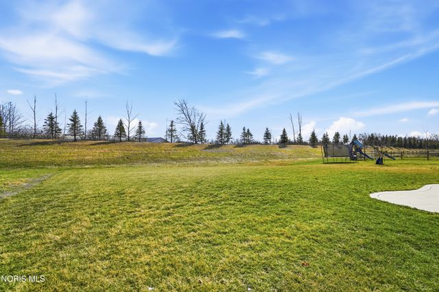 136 Barton Creek Drive, Perrysburg, OH 43551